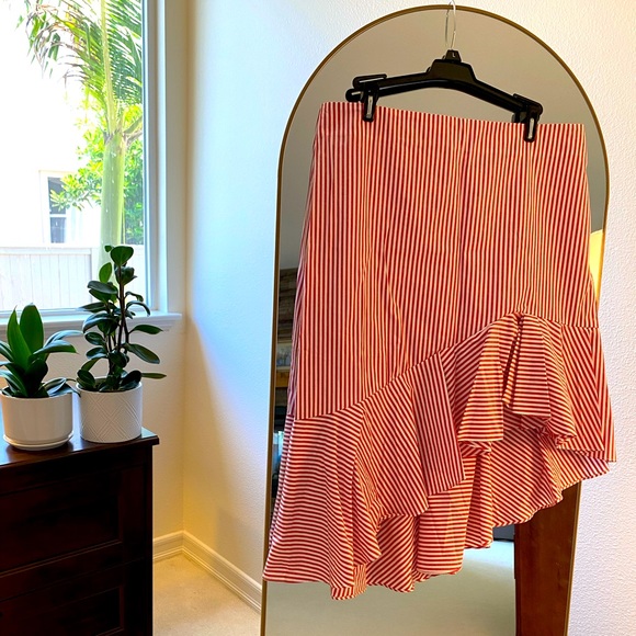 Red candy striped asymmetrical fluted skirt - Picture 1 of 5